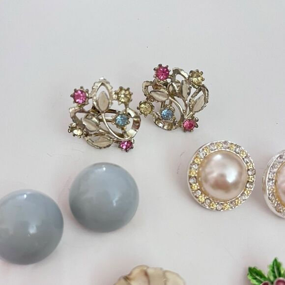 Vintage Clip On Earrings Lot - Picture 2 of 5